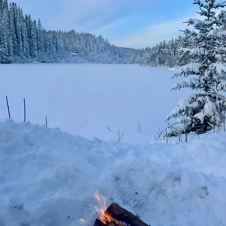 Cozy Lakeside Buvika