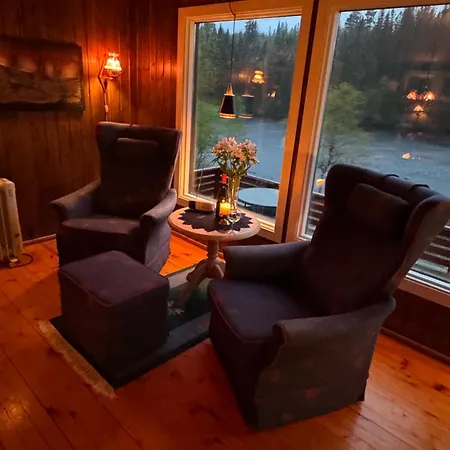 Cozy Lakeside